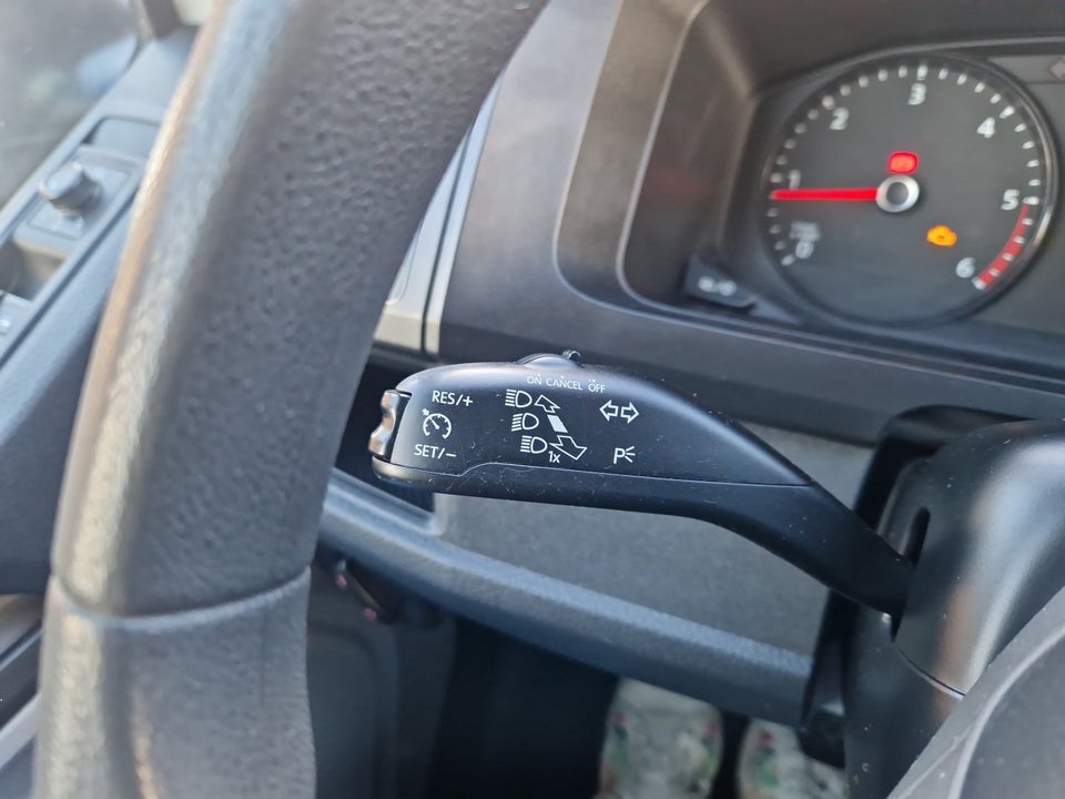 VW Transporter 2,0 TDi 114 Kassevogn kort BMT