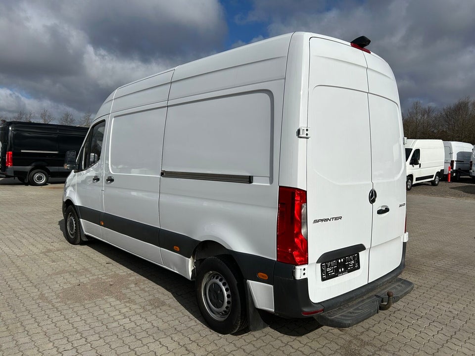 Mercedes Sprinter 215 2,0 CDi A2 Kassevogn aut. FWD