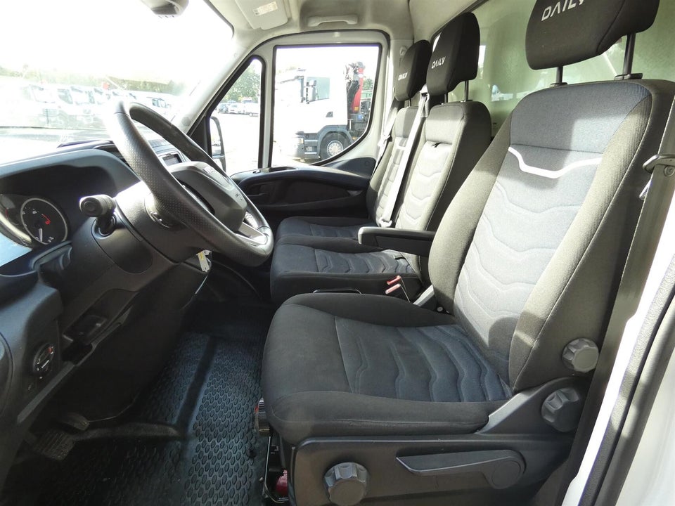 Iveco Daily 2,3 35S16 Alukasse m/lift AG8 2d