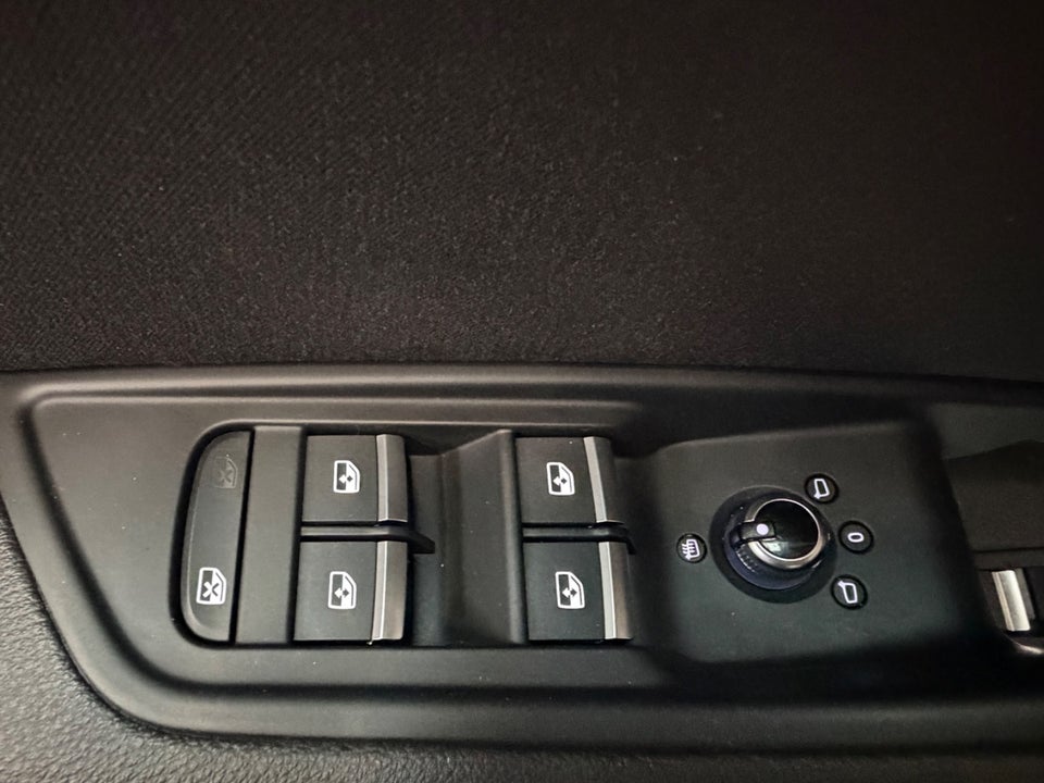 Audi A4 40 TFSi Prestige Tour Avant S-tr. 5d