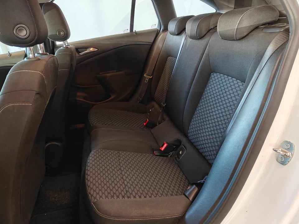 Opel Astra 1,2 T 110 Edition Sports Tourer 5d