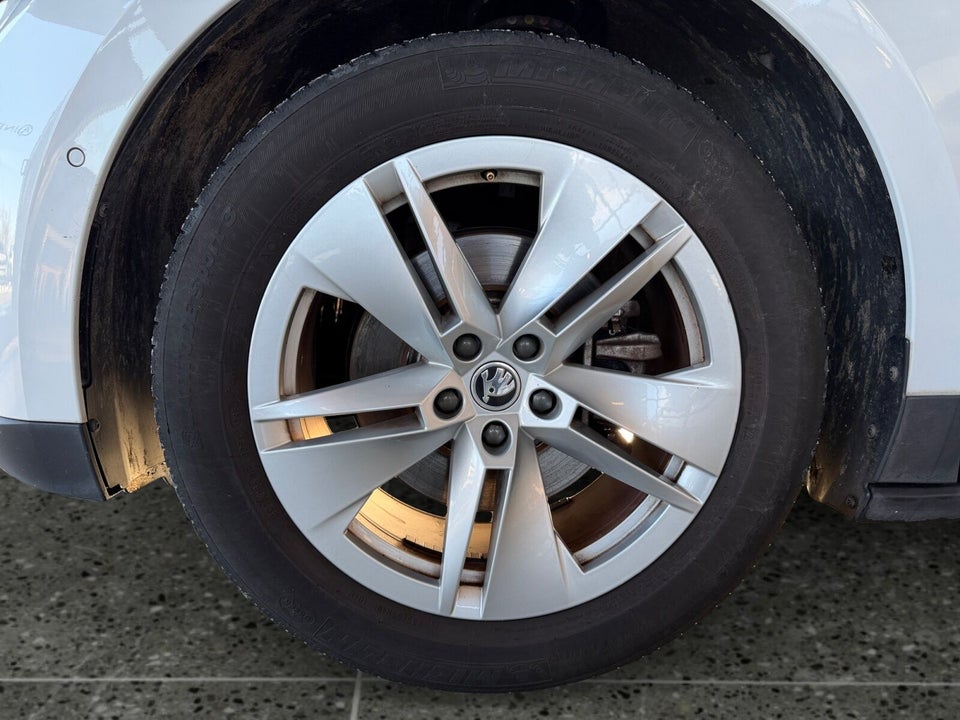 Skoda Enyaq 60 iV Loft 5d