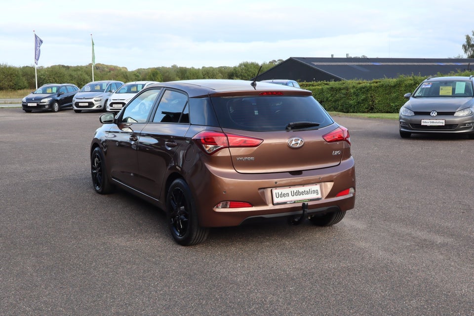 Hyundai i20 1,25 Premium 5d