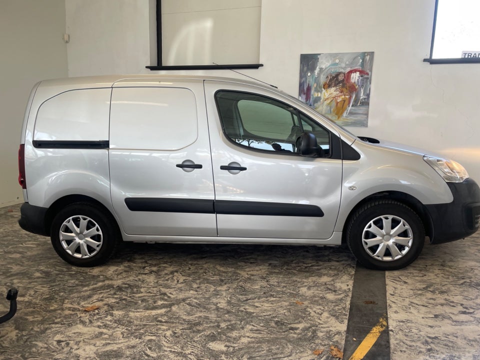 Peugeot Partner 1,6 BlueHDi 100 L1 Premium Van 5d