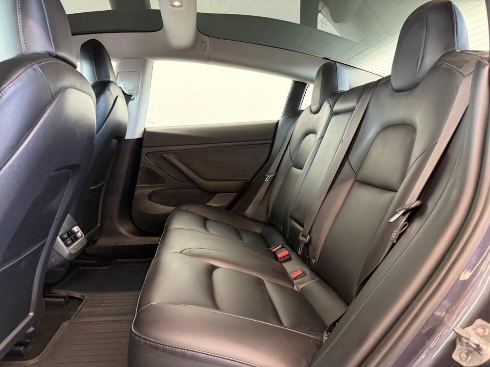 Tesla Model 3 Standard Range+ RWD 4d