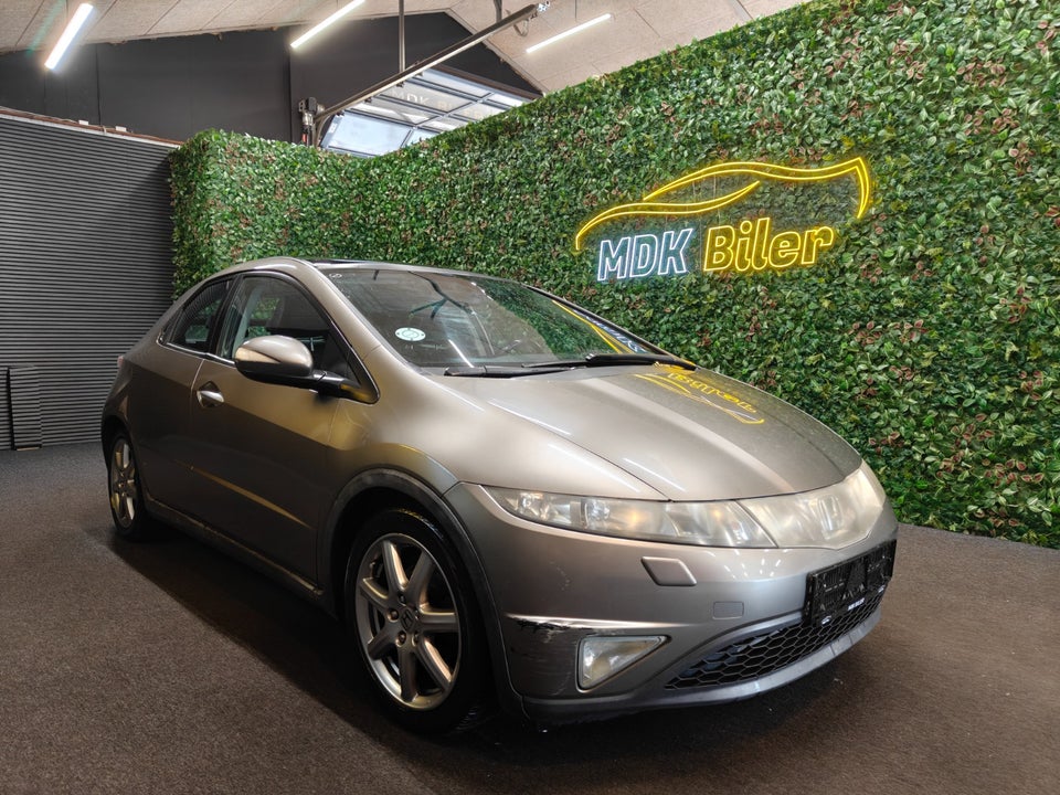 Honda Civic 1,8 Executive 5d