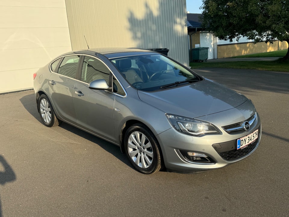 Opel Astra 1,6 T 170 Cosmo 4d