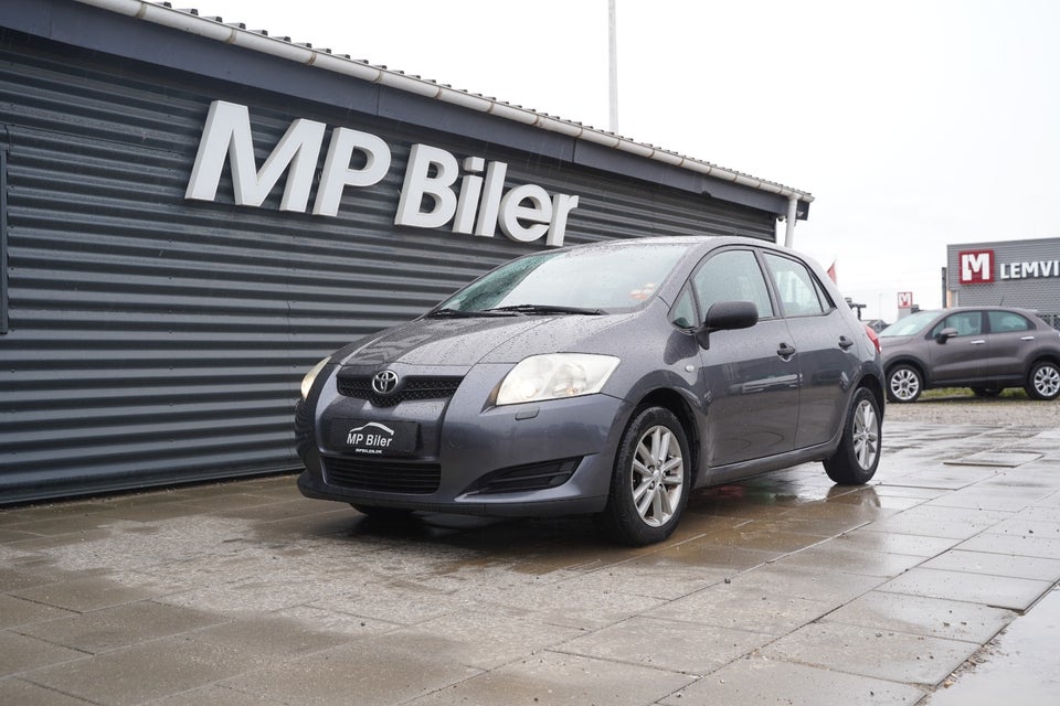 Toyota Auris 1,6 Terra 5d