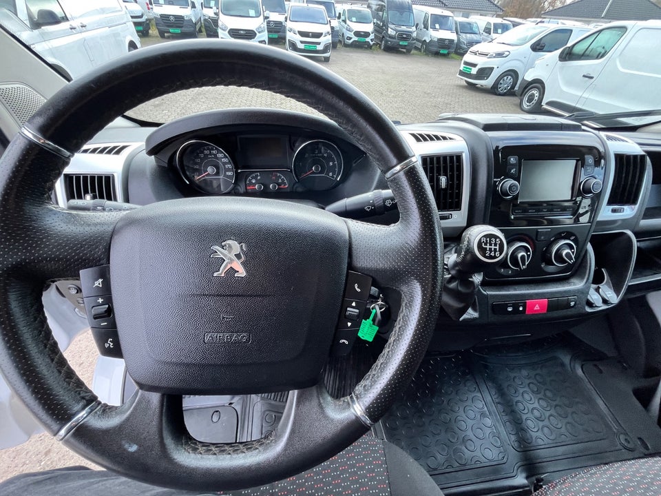Peugeot Boxer 435 2,2 BlueHDi 165 L2H2 Ultimate
