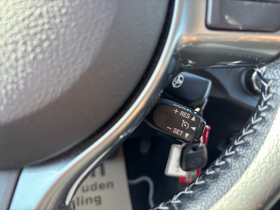 Toyota Yaris 1,5 Hybrid H1 e-CVT 5d