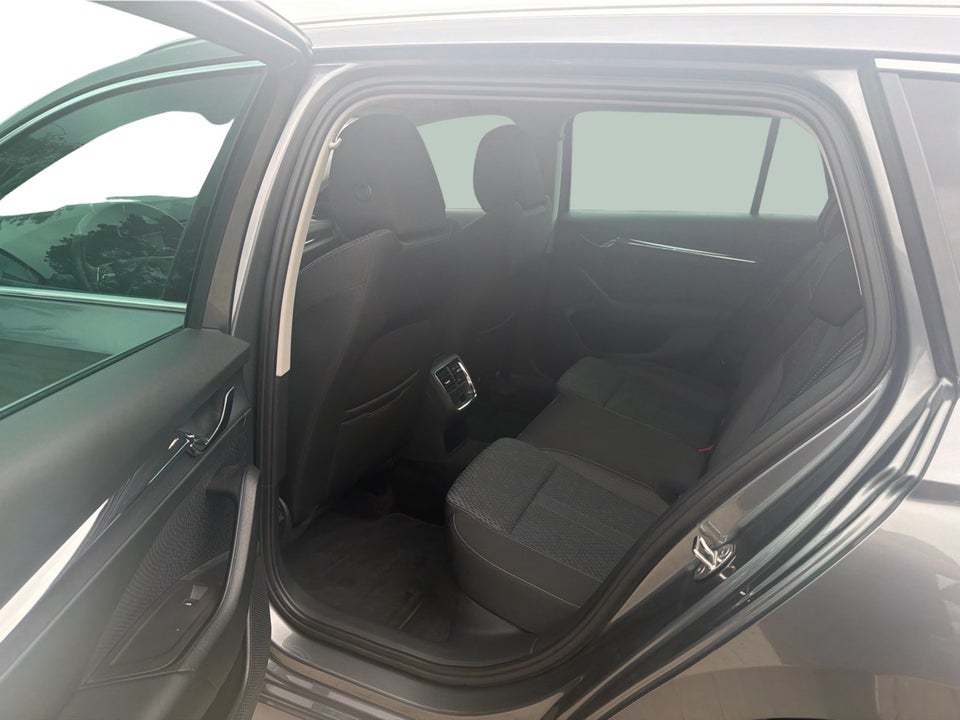 Skoda Octavia 1,4 TSi iV Plus Combi DSG 5d
