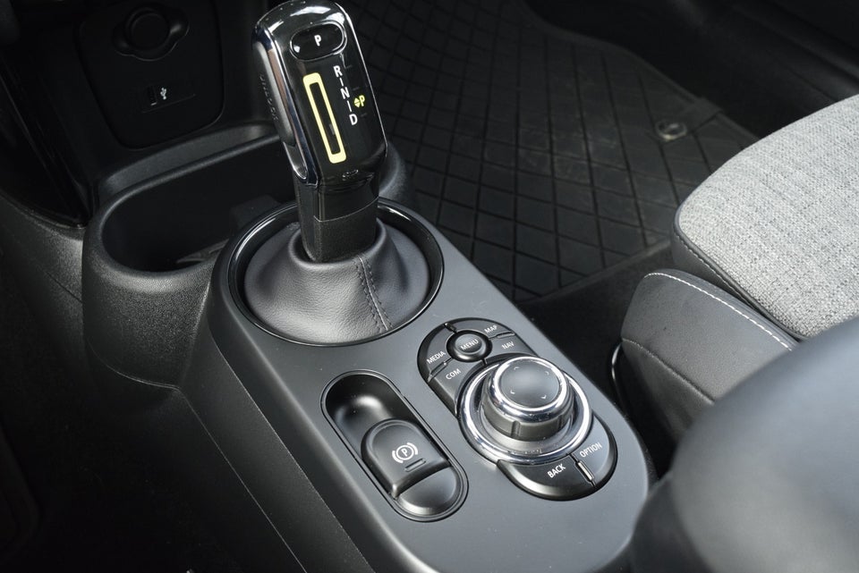 MINI Cooper SE Classic Trim 3d