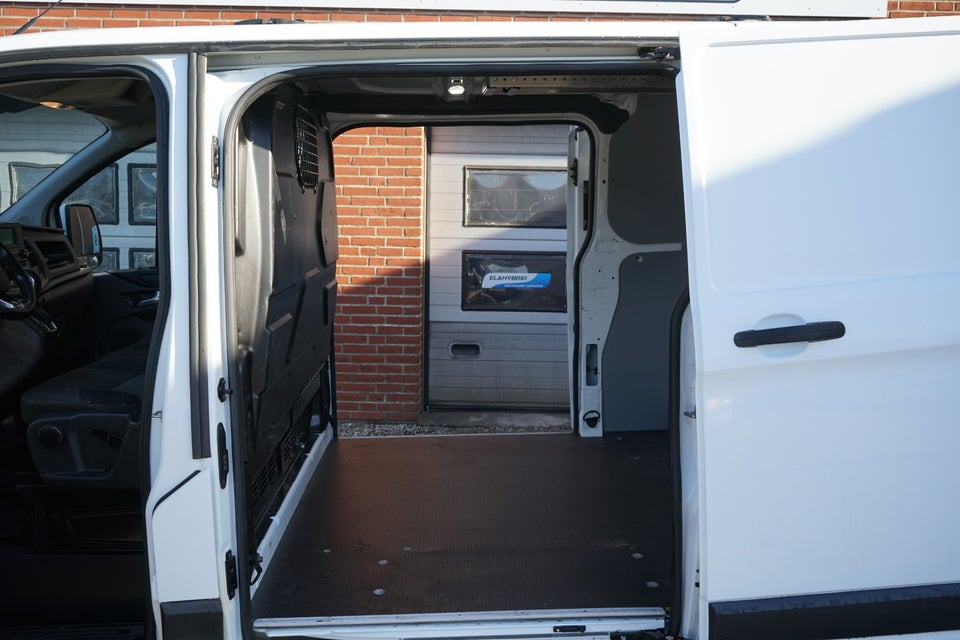 Ford Transit Custom 320 L2 2,0 TDCi 130 Trend aut.