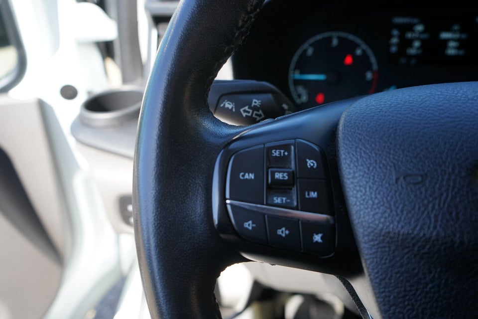 Ford Transit Custom 300 L2 2,0 TDCi 130 Trend
