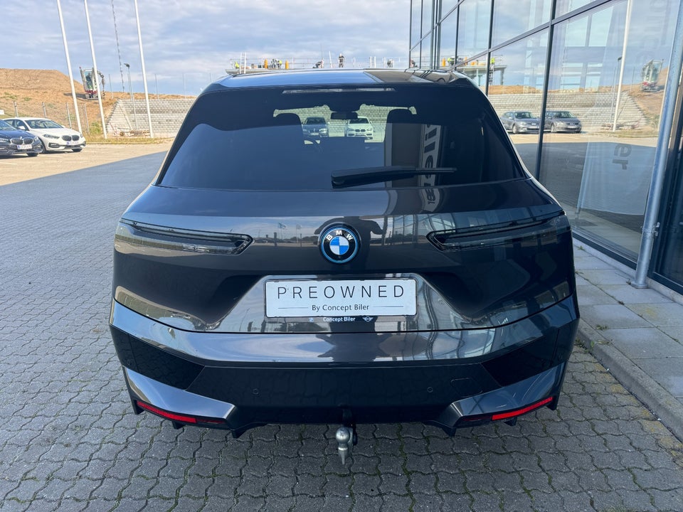 BMW iX xDrive40 Fully Charged Sport 5d