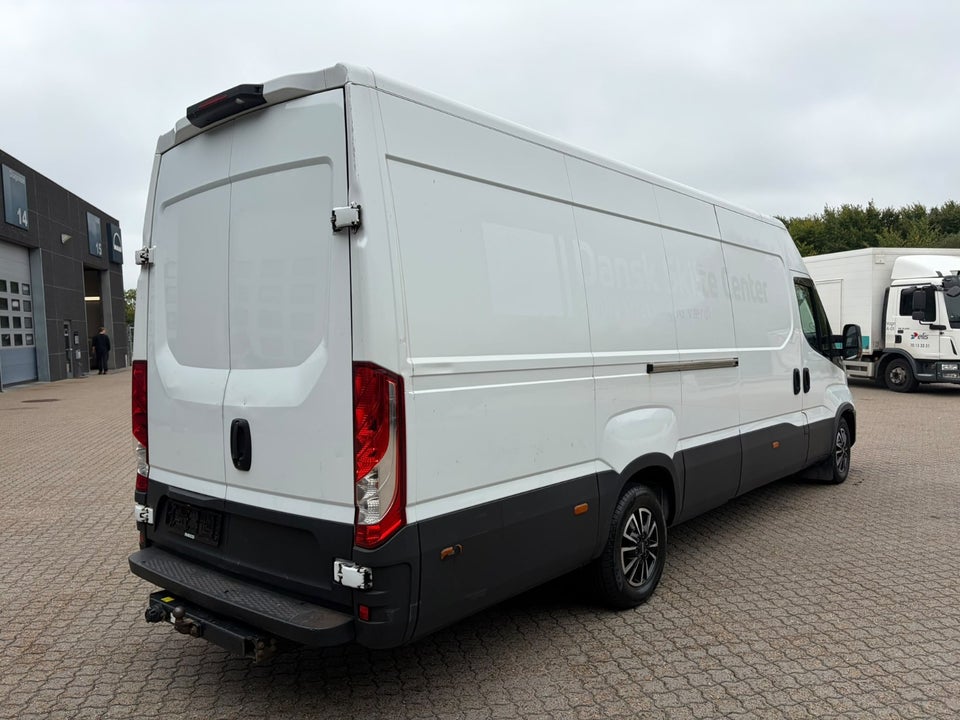 Iveco Daily 2,3 35S16 16m³ Van AG8