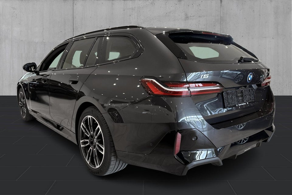 BMW i5 xDrive40 Touring M-Sport 5d