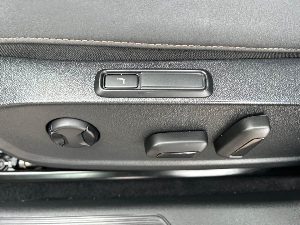 Cupra Born 77 e-Boost Dinamica Pack High 5d