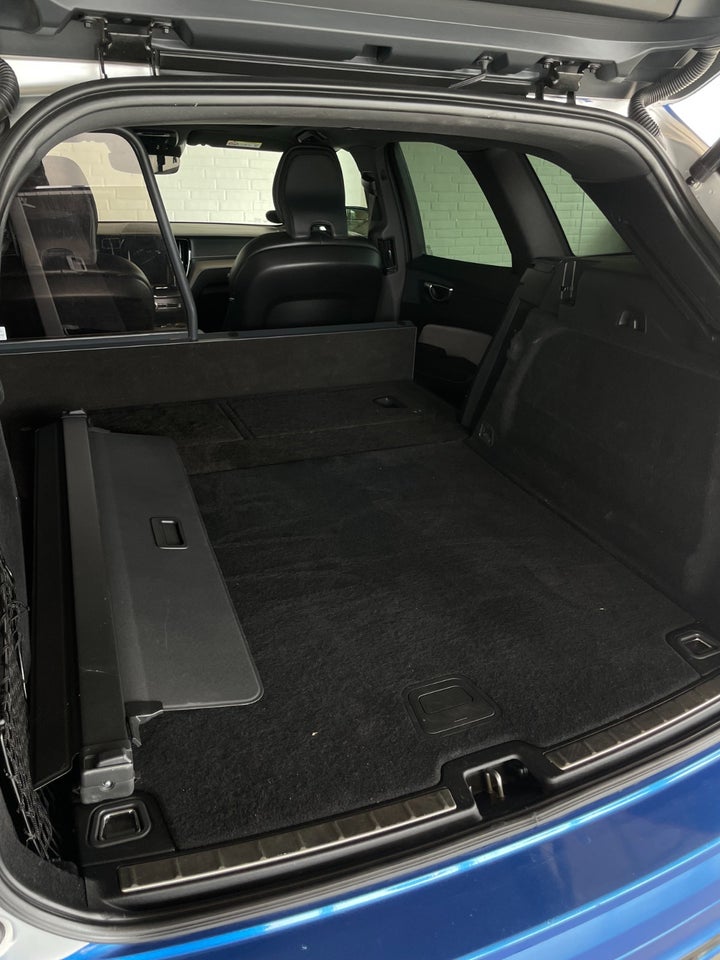 Volvo XC60 2,0 B4 197 R-Design aut. Van 5d