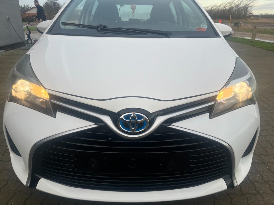 Toyota Yaris 1,5 Hybrid H1 e-CVT 5d