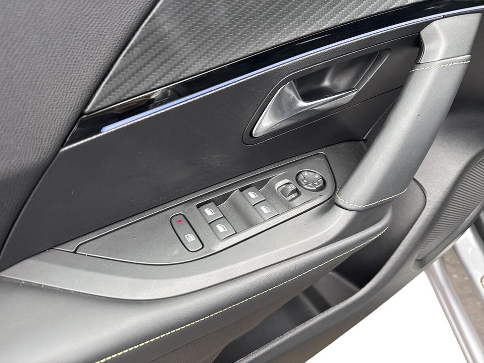 Peugeot e-2008 54 GT 5d