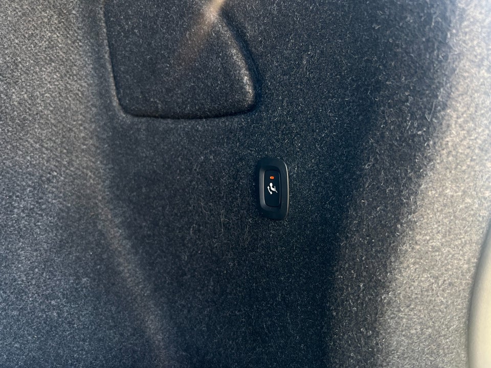 Volvo XC40 ReCharge Twin Plus 5d