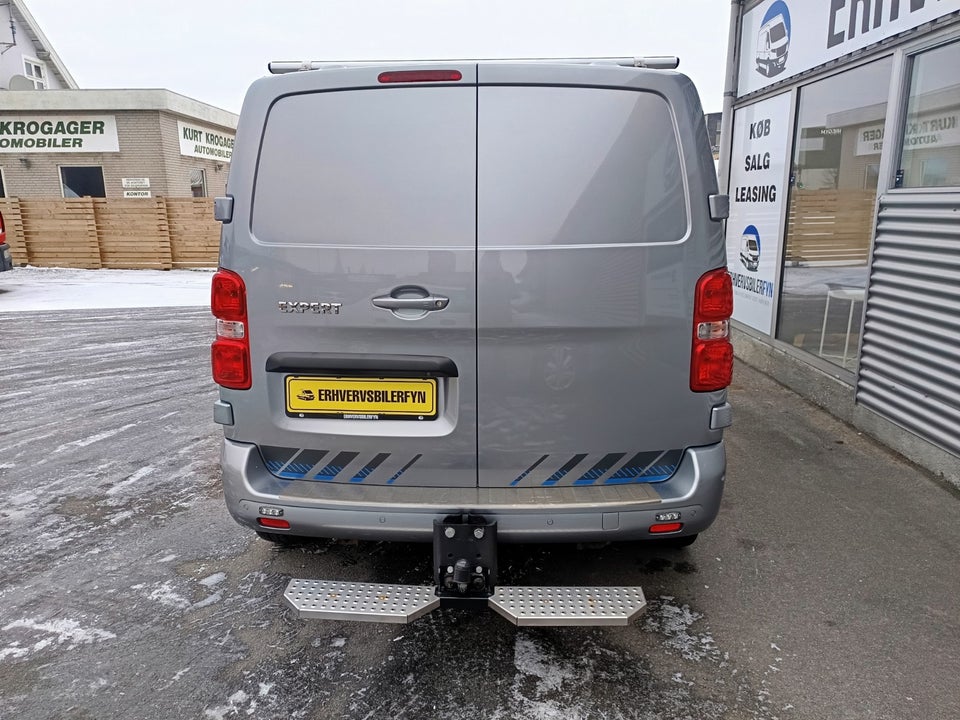 Peugeot Expert 2,0 BlueHDi 122 L2 Sport EAT8 Van