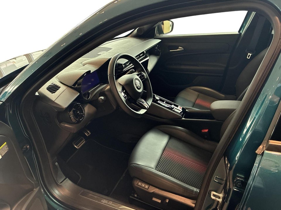 Alfa Romeo Junior Elettrica Speciale 5d