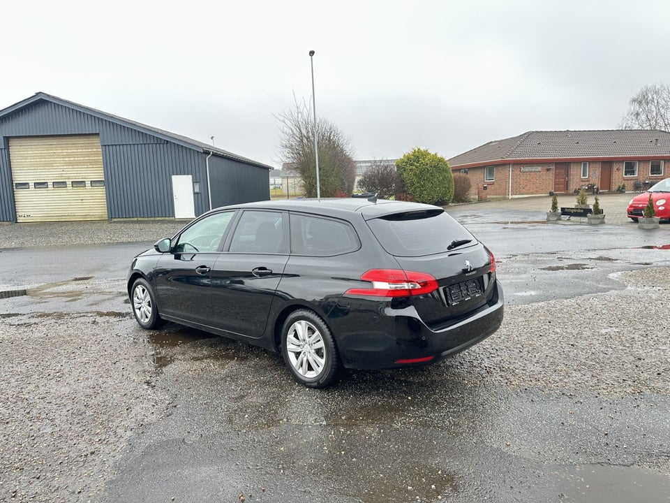 Peugeot 308 1,2 e-THP 130 Allure SW 5d