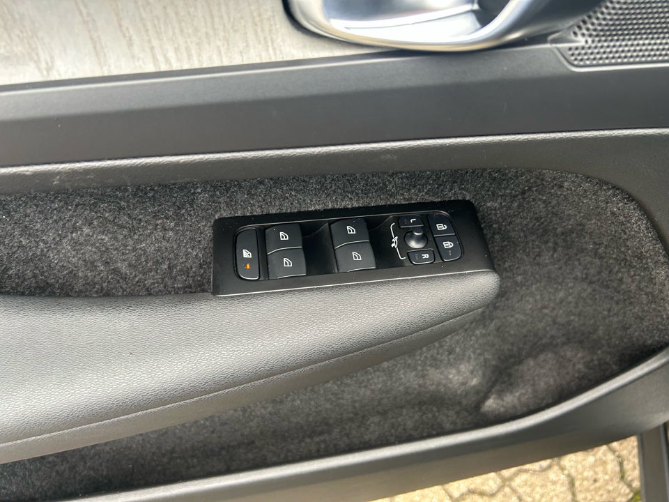 Volvo XC40 1,5 T4 ReCharge Inscription aut. 5d