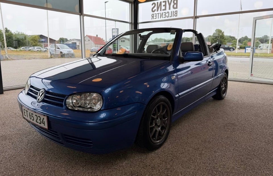 VW Golf IV 1,6 Highline Cabriolet 2d