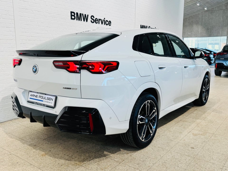 BMW iX2 eDrive20 M-Sport 5d