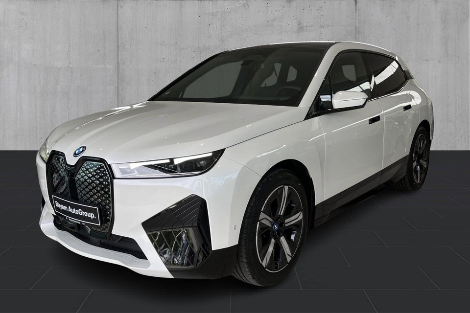 BMW iX xDrive40 Supercharged 5d