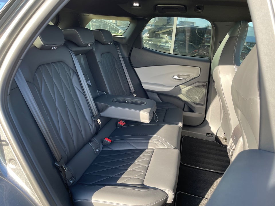 Ford Explorer 82 Premium Extended Range 5d