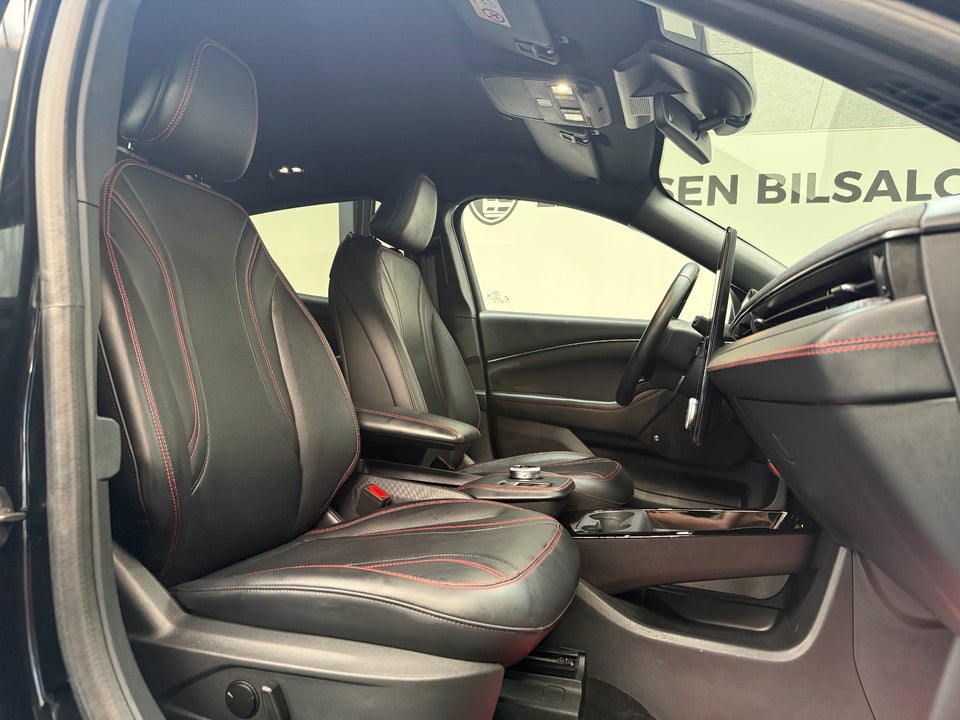 Ford Mustang Mach-E 68 Standard Range AWD 5d