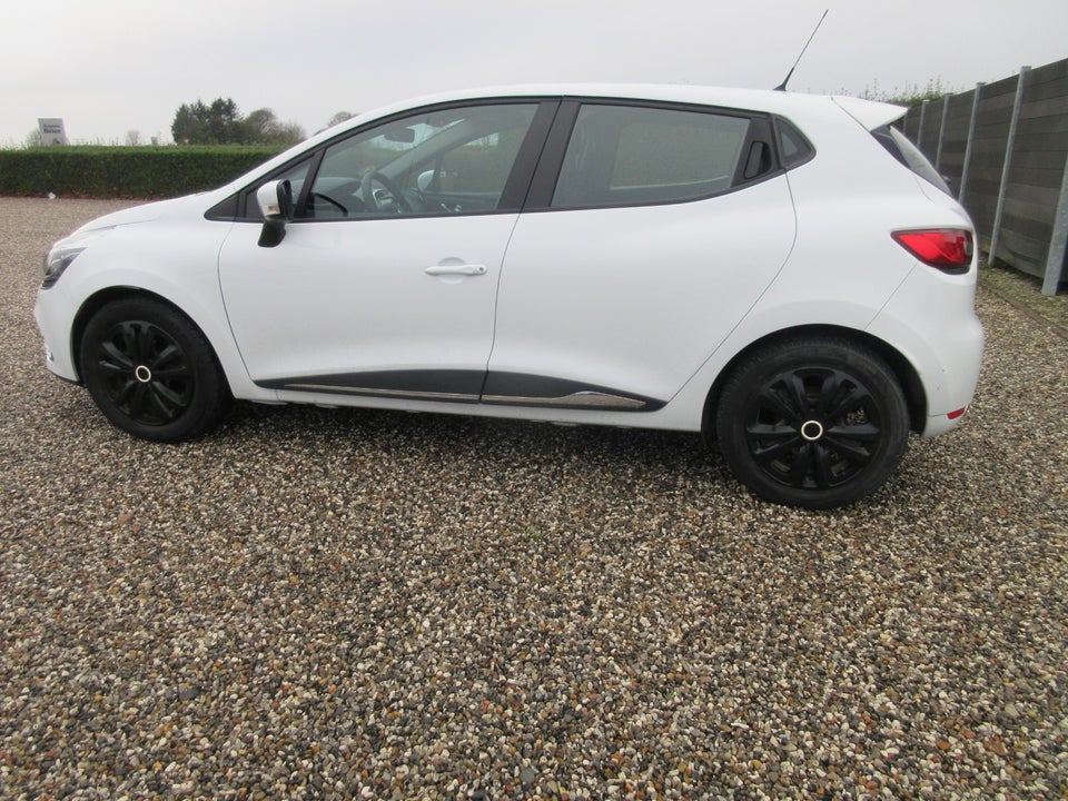 Renault Clio IV 1,5 dCi 90 Zen 5d