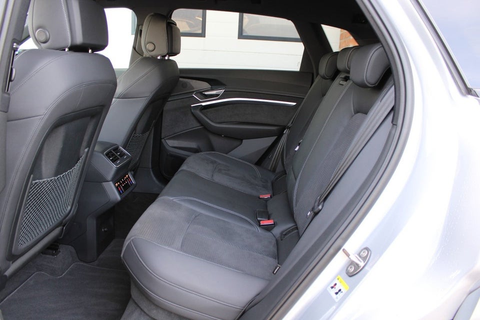 Audi e-tron 55 S-line quattro 5d