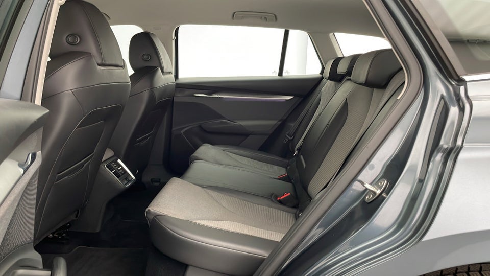 Skoda Enyaq 80 iV Plus 5d