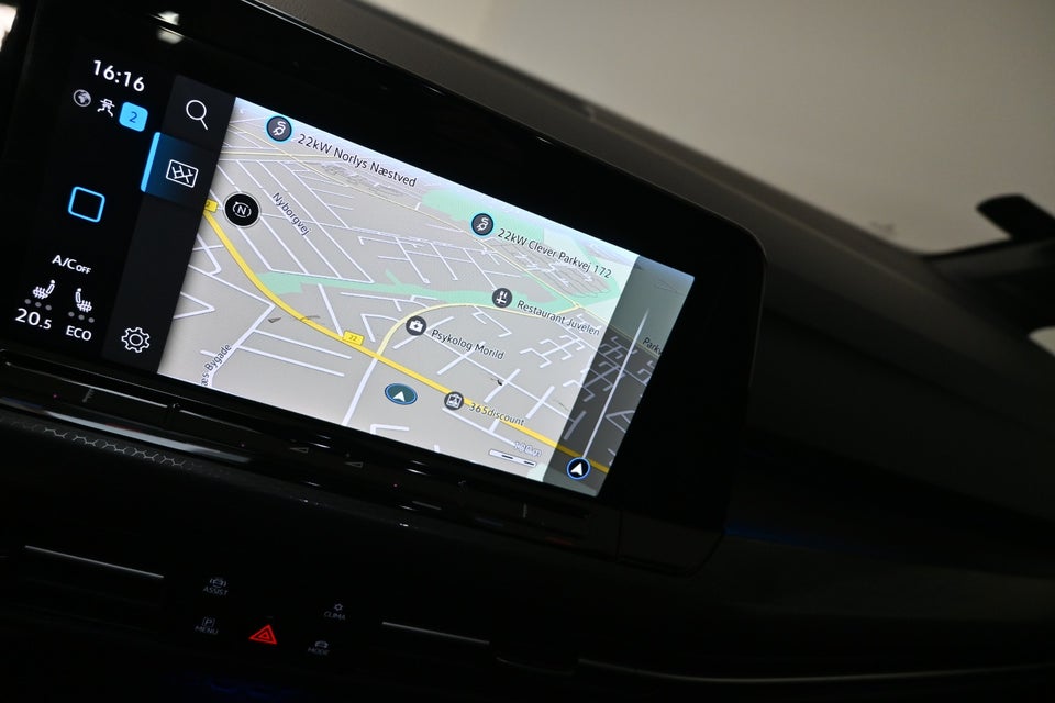 VW Golf VIII 1,4 GTE DSG 5d