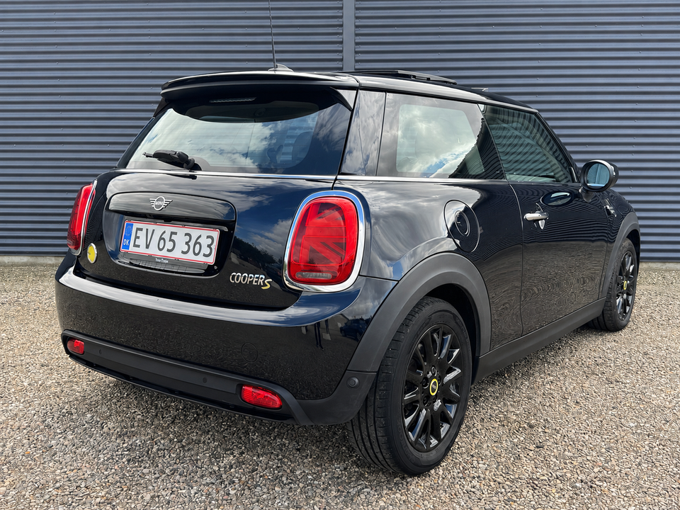 MINI Cooper SE Camden Edition 3d
