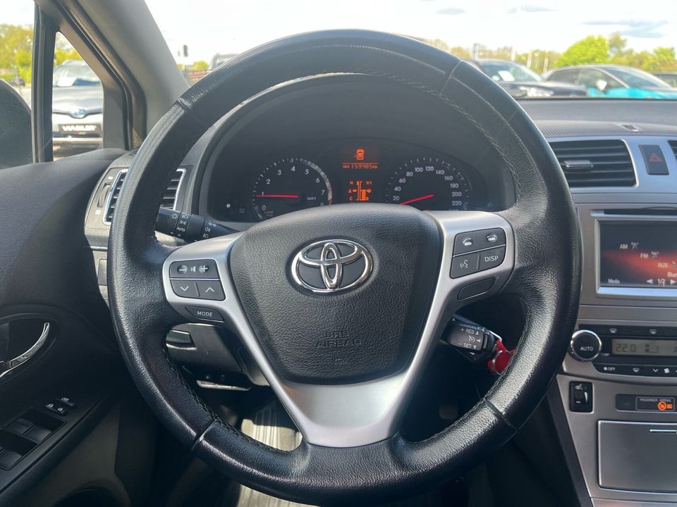Toyota Avensis 1,8 VVT-i T2 Premium Touring Sports 5d