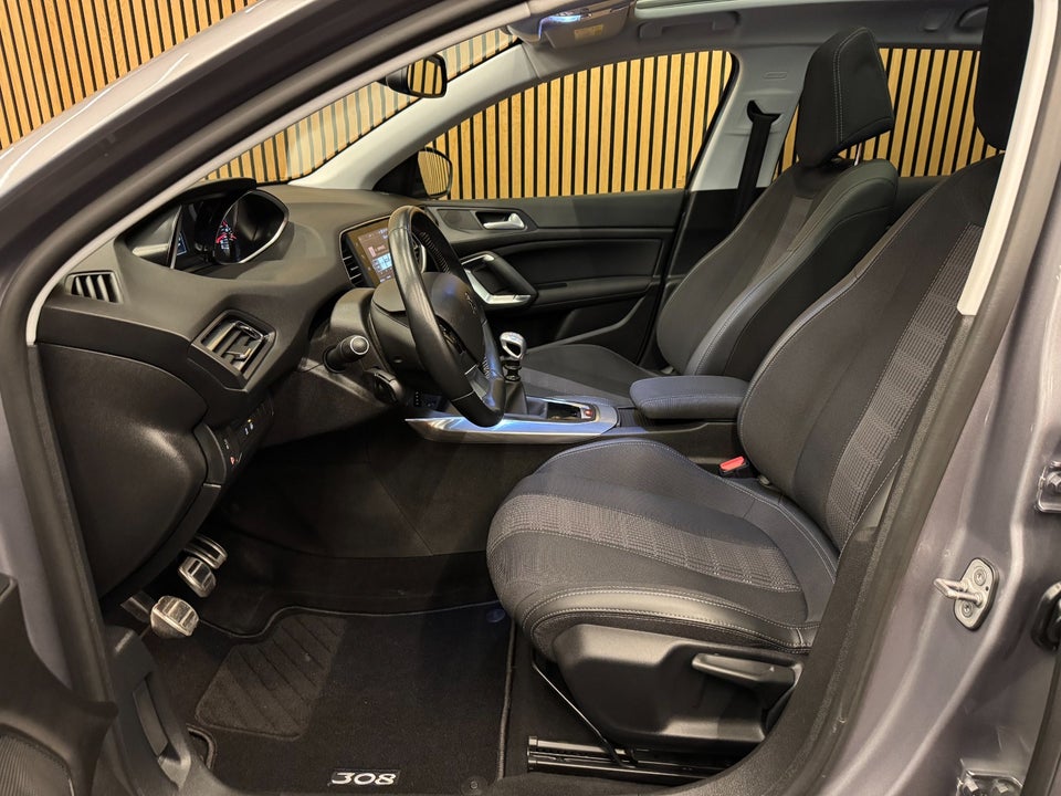 Peugeot 308 1,2 PureTech 130 Selection Sky SW 5d