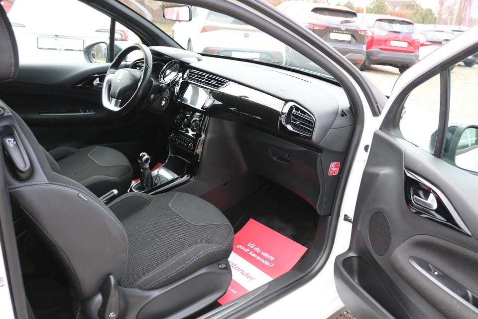 Citroën DS3 1,2 VTi 82 Design Cabrio 2d