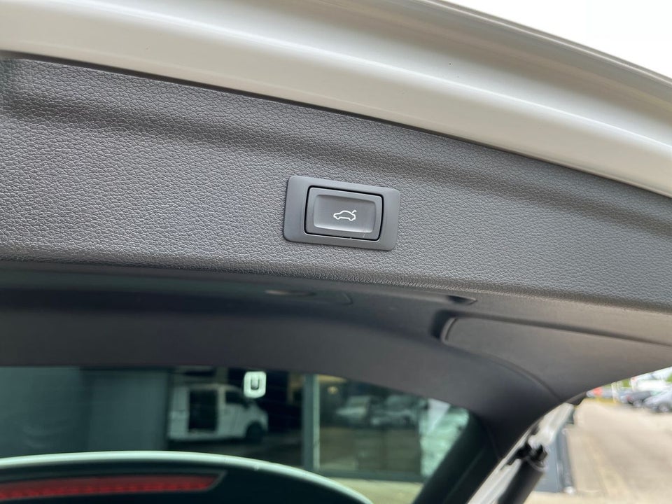 Audi Q3 45 TFSi e Attitude plus S-tr. 5d