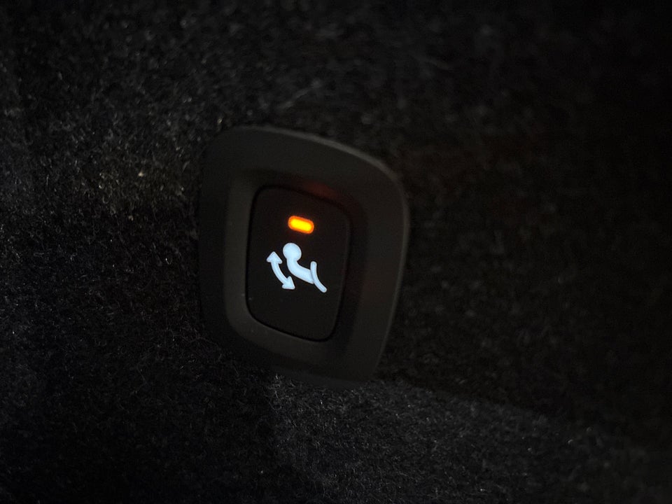 Volvo XC40 ReCharge Extended Range Plus 5d