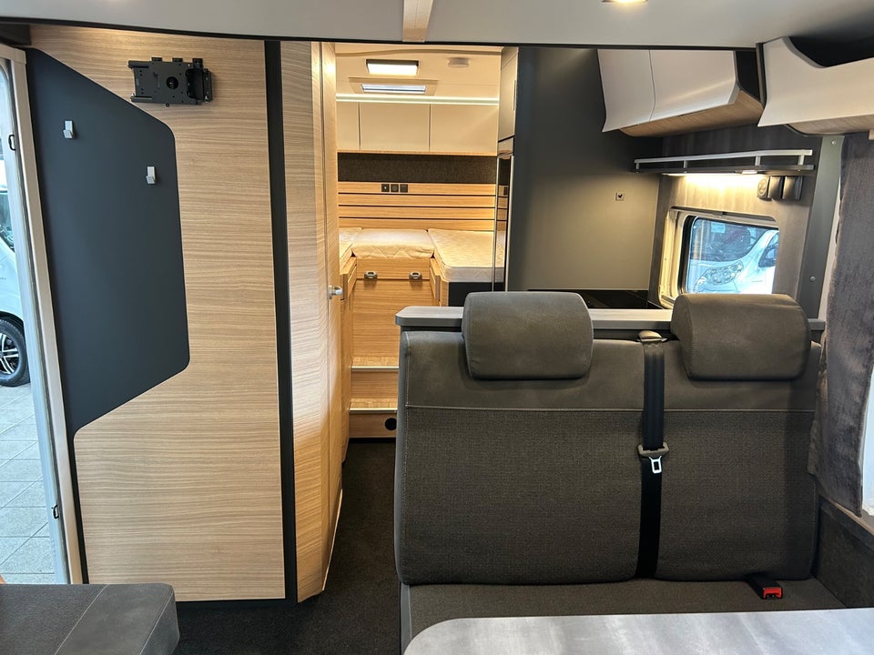 Hobby Optima De Luxe T75 HGE 2,2 aut. 2d