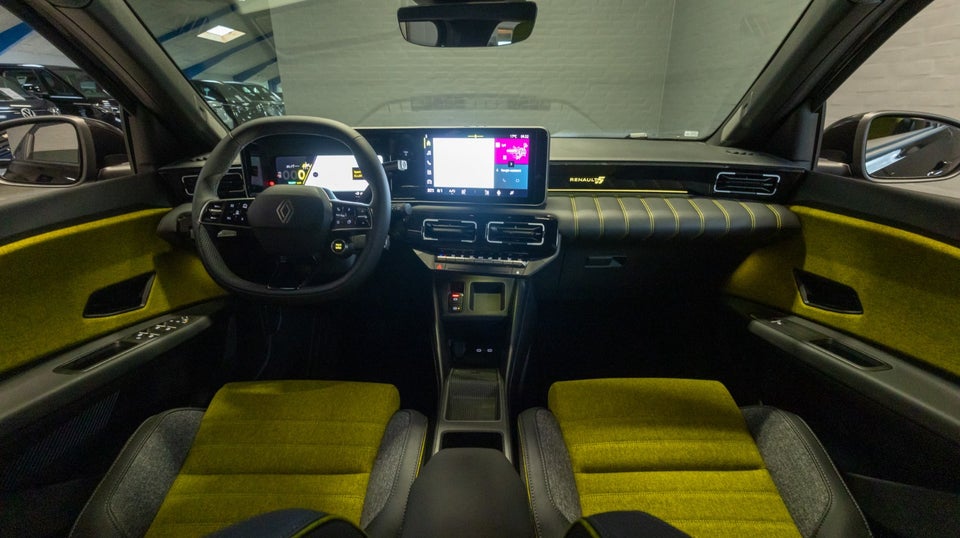 Renault 5 E-Tech 52 Iconic 5d