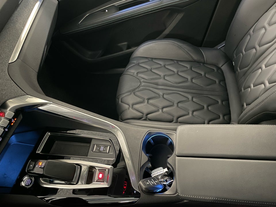 Peugeot 3008 1,6 Hybrid Allure Pack Limited EAT8 5d