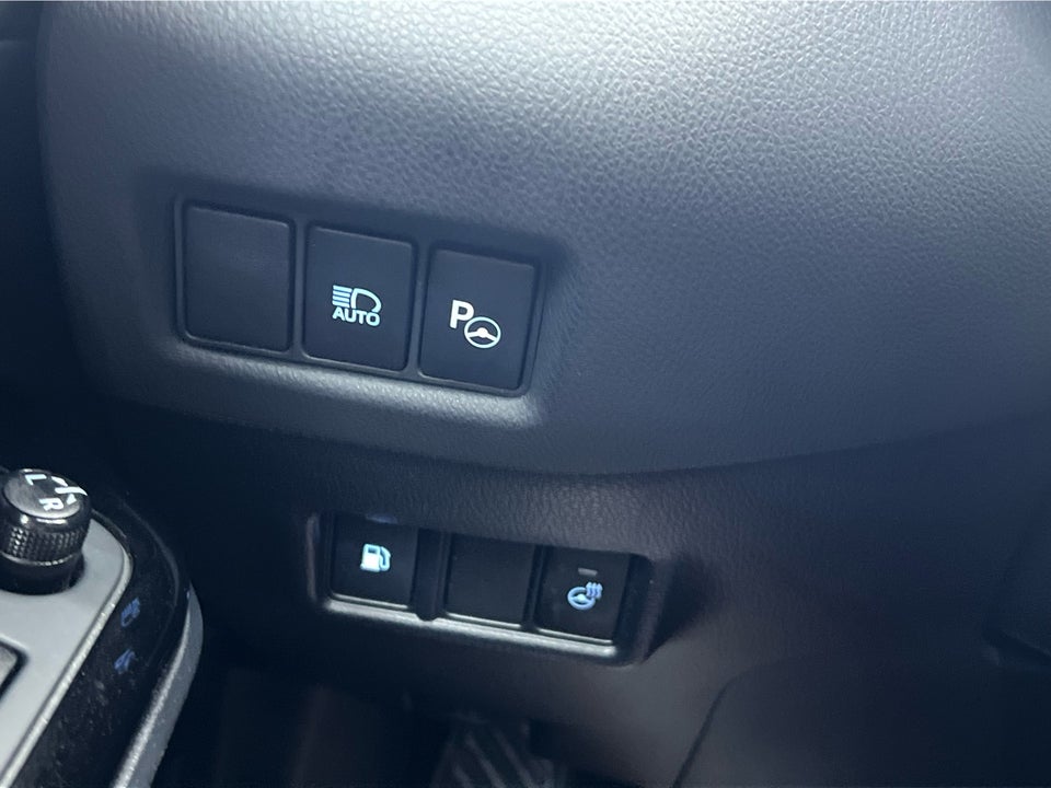 Toyota C-HR 1,8 Hybrid C-LUB Selected CVT 5d