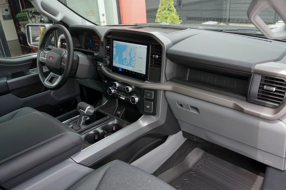 Ford F-150 Lightning XLT Standard Range 4d